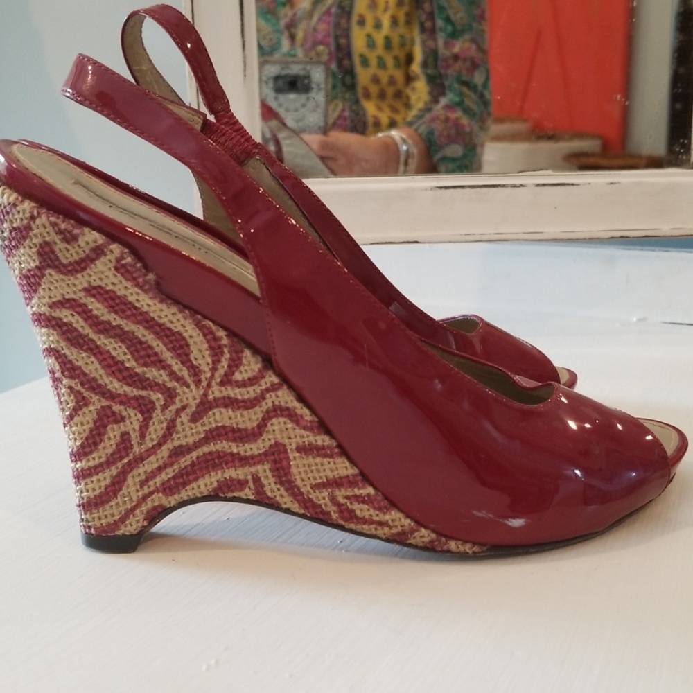 Via spiga red patent leather peep toe heel